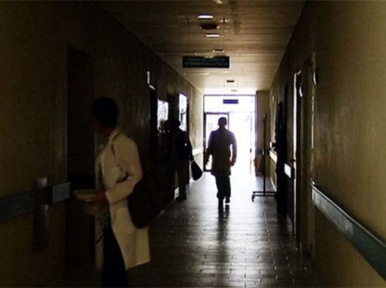 Niña de 3 años era quemada y cortada por su madrastra