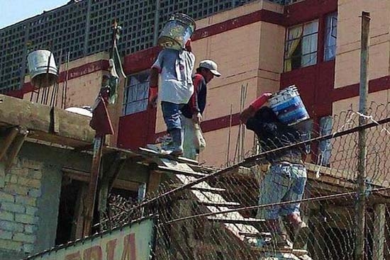 Viven en la pobreza 2.5 millones de albañiles: INEGI