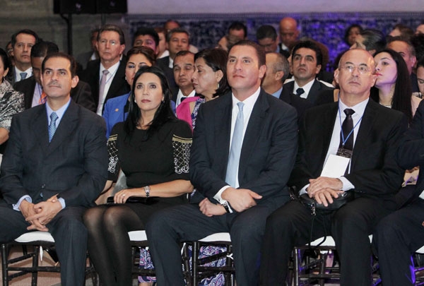 Moreno Valle asiste a la sesión del 75 aniversario del PAN