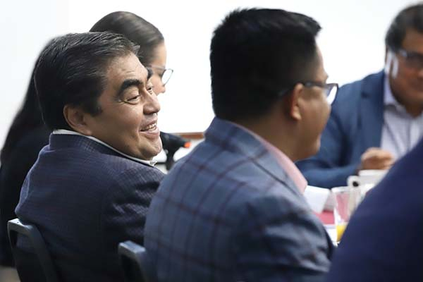 Miguel Barbosa se reunió con diputados electos de Morena, PT y PVEM