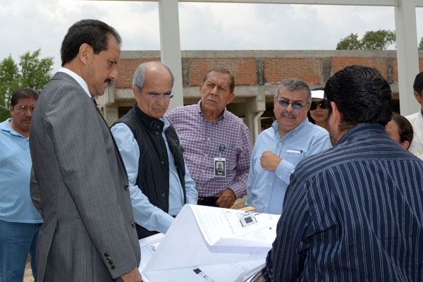 Rector de la BUAP supervisa obras en Ciudad Universitaria
