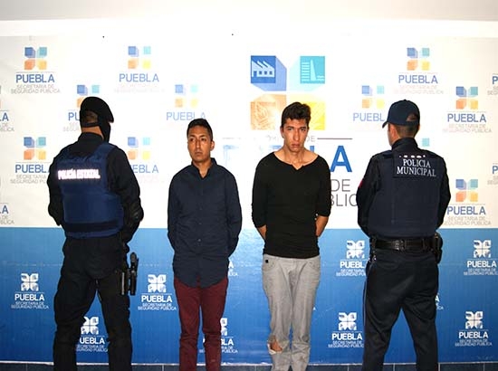 Robaban a cuentahabientes a bordo de motocicleta en Puebla