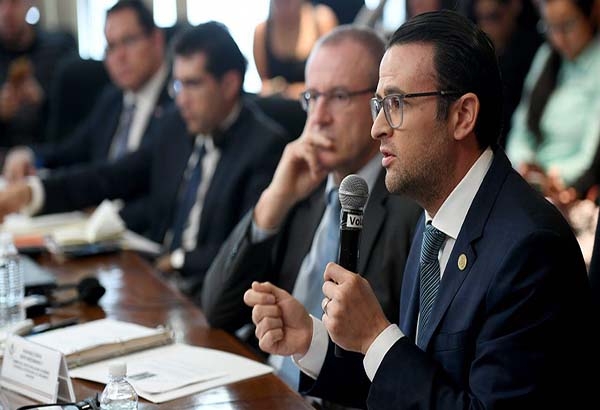 Juan Pablo Piña asiste a reunión con legisladores canadienses