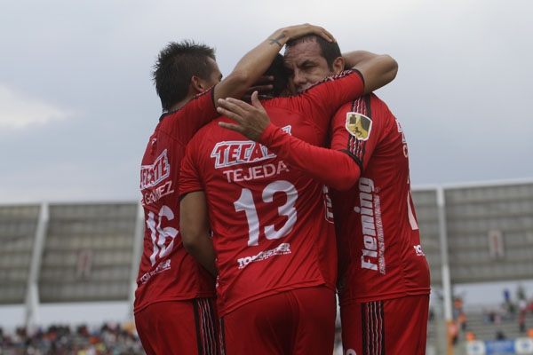 Lobos BUAP quiere liguilla, derrotó 2-1 a Leones Negros