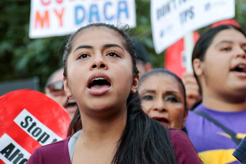 Fiscales de 16 estados demandan a Trump por anular DACA