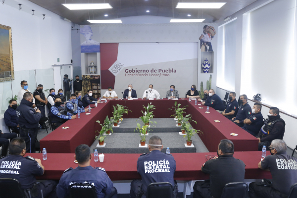 Policías estatales acuerdan con autoridades 14% de aumento salarial