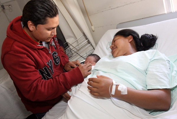 Puebla registra 18 muertes maternas en 2014 por violencia obstétrica