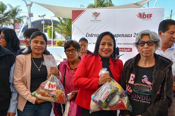 Cuautlancingo: 5 mil 428 habitantes recibieron despensas del SMDIF este 2019