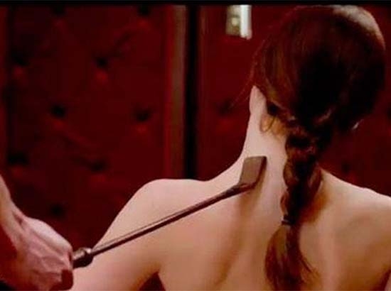 Mata a su novia al recrear escena de 50 sombras de Grey
