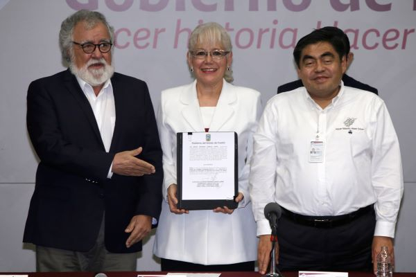 Carmen Carabarín rinde protesta como Comisionada de Búsqueda de Personas en Puebla