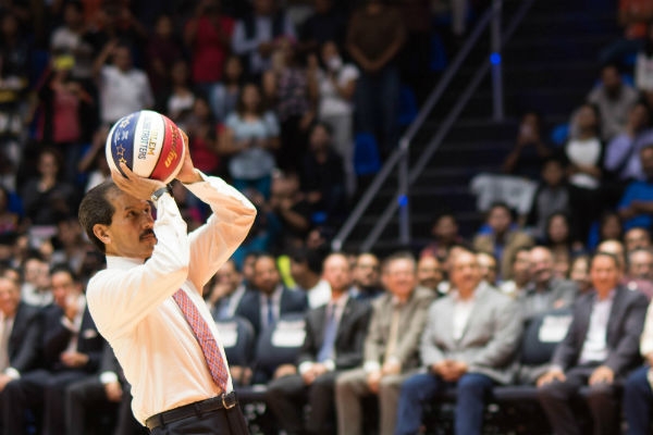 Esparza Ortiz inaugura la Arena BUAP, “orgullo de los universitarios”