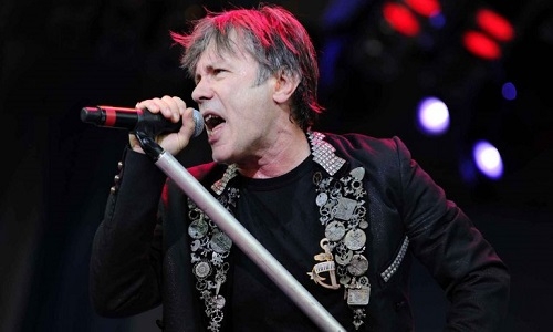 Bruce Dickinson, vocalista de Iron Maiden: “Sexo oral me provocó cáncer en la lengua”