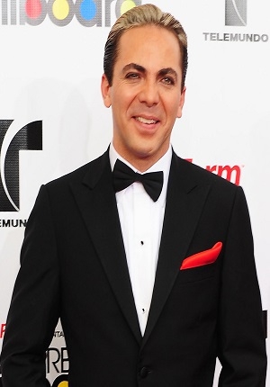 Cristian Castro se “fumó” la tanga de una admiradora argentina