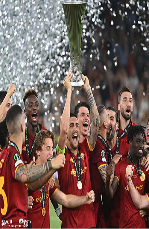 Roma es el primer campeón de la Conference League