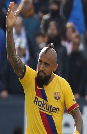 Arturo Vidal amenaza con irse del Barcelona porque no juega