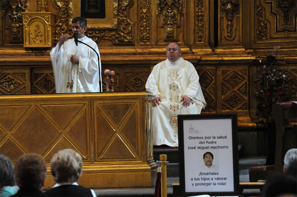 Peligra vida de sacerdote de Tehuacán apuñalado en la CDMX