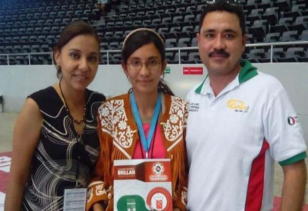 Niña genio tamaulipeca recibe Premio Nacional de la Juventud