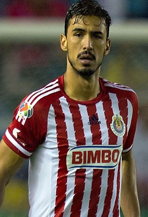Oswaldo Alanís no jugará con Chivas; en riesgo su presencia en Rusia 2018