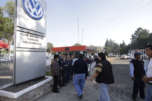 Inicia revisión salarial en Volkswagen con petición de aumento del 16%