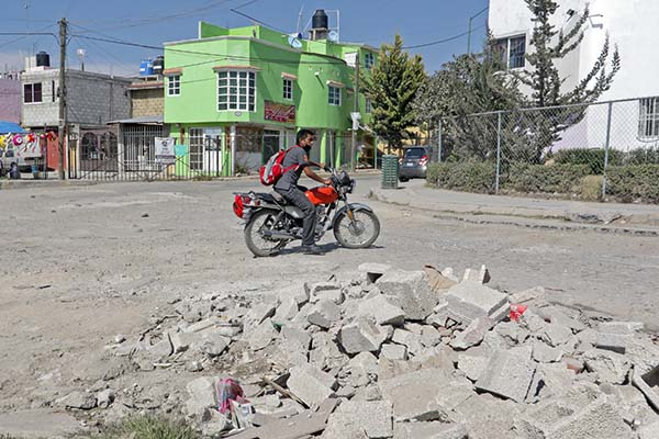Robo y baches obligan a vecinos a unirse para solucionarlos ante vacío de autoridad