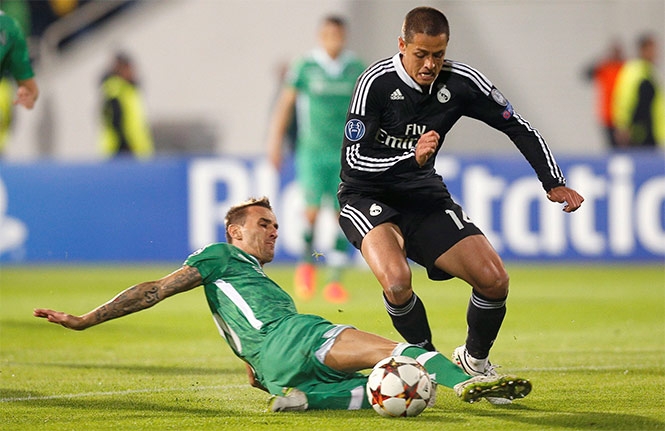 Chicharito provocó penal pero Ronaldo lo falló en victoria del Madrid 2-1 ante Ludogorets