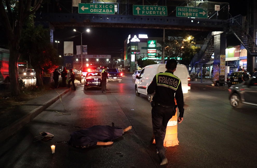 FOTOS: Muere mujer atropellada bajo puente peatonal del bulevar Norte