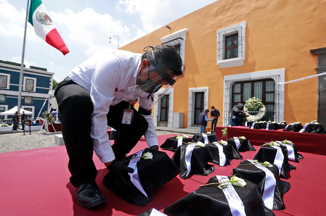 Por COVID, van 695 poblanos migrantes muertos en EU