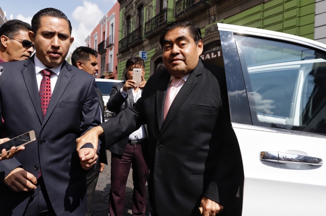 Fue una granada inútil la que arrojaron a presidencia de Tochtepec: Barbosa