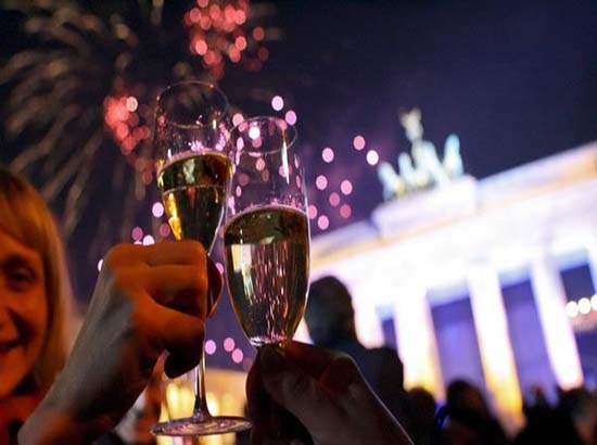 IMSS alerta sobre consumo excesivo de alimentos y alcohol en fiestas decembrinas