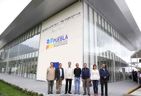 Moreno Valle entrega obras y apoyos en Teziutlán por más de 93 mdp