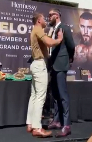Canelo y Plant se lían a golpes en presentación de pelea del 6 de noviembre