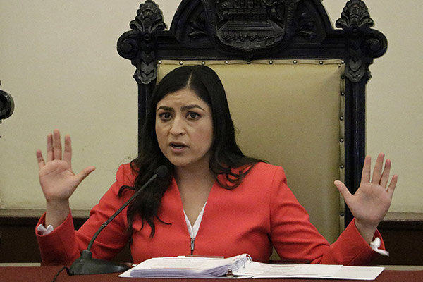 Suspendidos, los 100 basificados heredados por Claudia Rivera