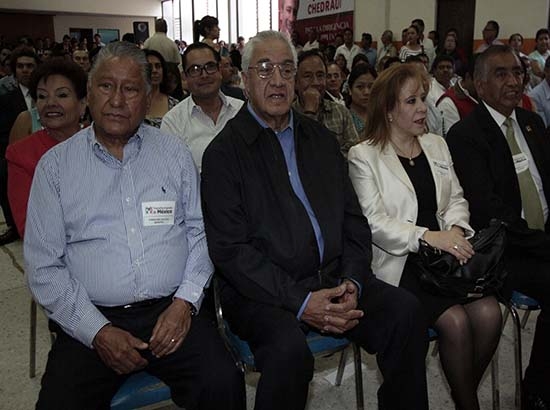 Melquiades Morales reaparece en el PRI y defiende regreso de Marín