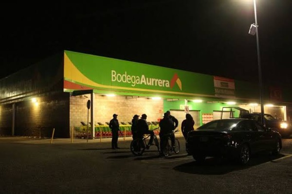 Veintena de sujetos saquearon Bodega Aurrerá de Romero Vargas
