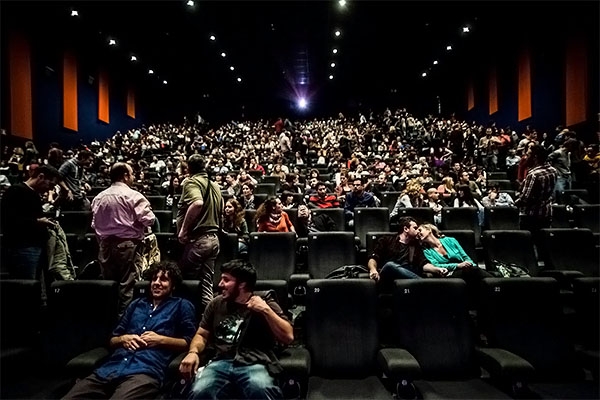 5 tipos de espectadores que nunca quieres en una sala