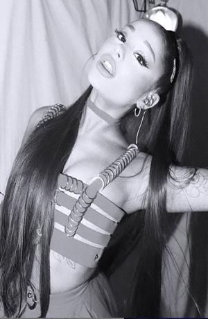 Ariana Grande presentó nuevo look en redes sociales