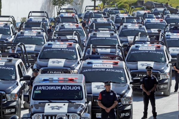 Ante resistencia de Claudia Rivera, Barbosa va a litigio para controlar seguridad pública