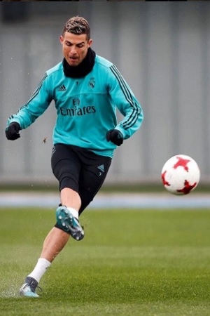 Cristiano Ronaldo, buen momento en las canchas pero sigue problema con el fisco