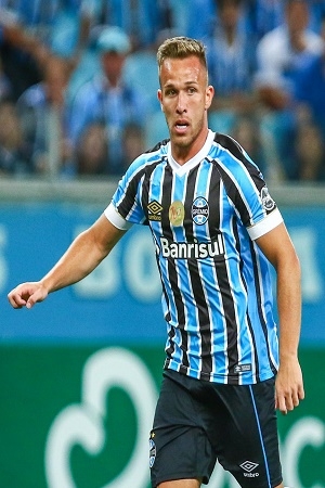 Arthur, de Gremio, nuevo fichaje del Barcelona; le llaman el “nuevo Xavi”