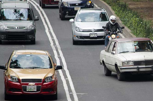 Autos foráneos podrán obtener holograma para circular diario en DF