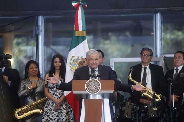 AMLO confirma que ya es abuelo: “Es una bendición”, dice