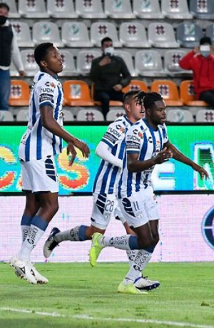 Pachuca superó con lo justo 1-0 a Necaxa en el inicio de la J10