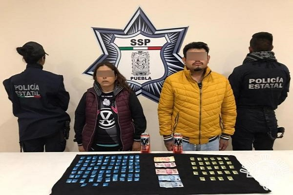 Cómplices de “La Patrona” son asegurados con droga en Amalucan