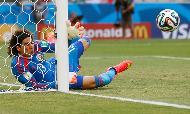 Memo Ochoa fue despreciado por el Barcelona