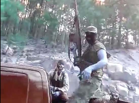 VIDEO: Así llega convoy de sicarios en la Sierra Tarahumara