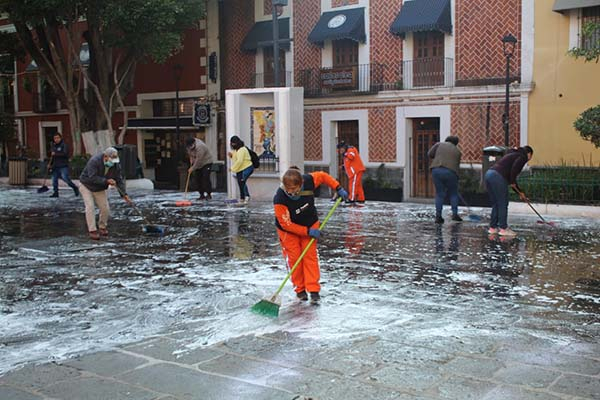 Poblanos se unen a gobierno municipal para limpiar espacios públicos