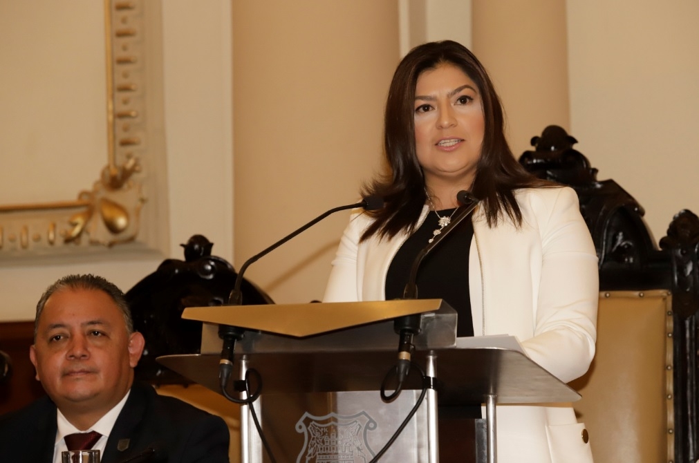 Si hemos cometido errores son técnicos pero no éticos: Claudia Rivera en su primer informe