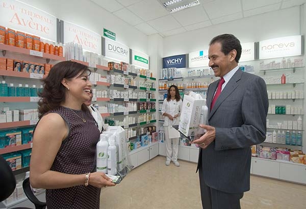 BUAP abre sucursal 16 de farmacias Fleming