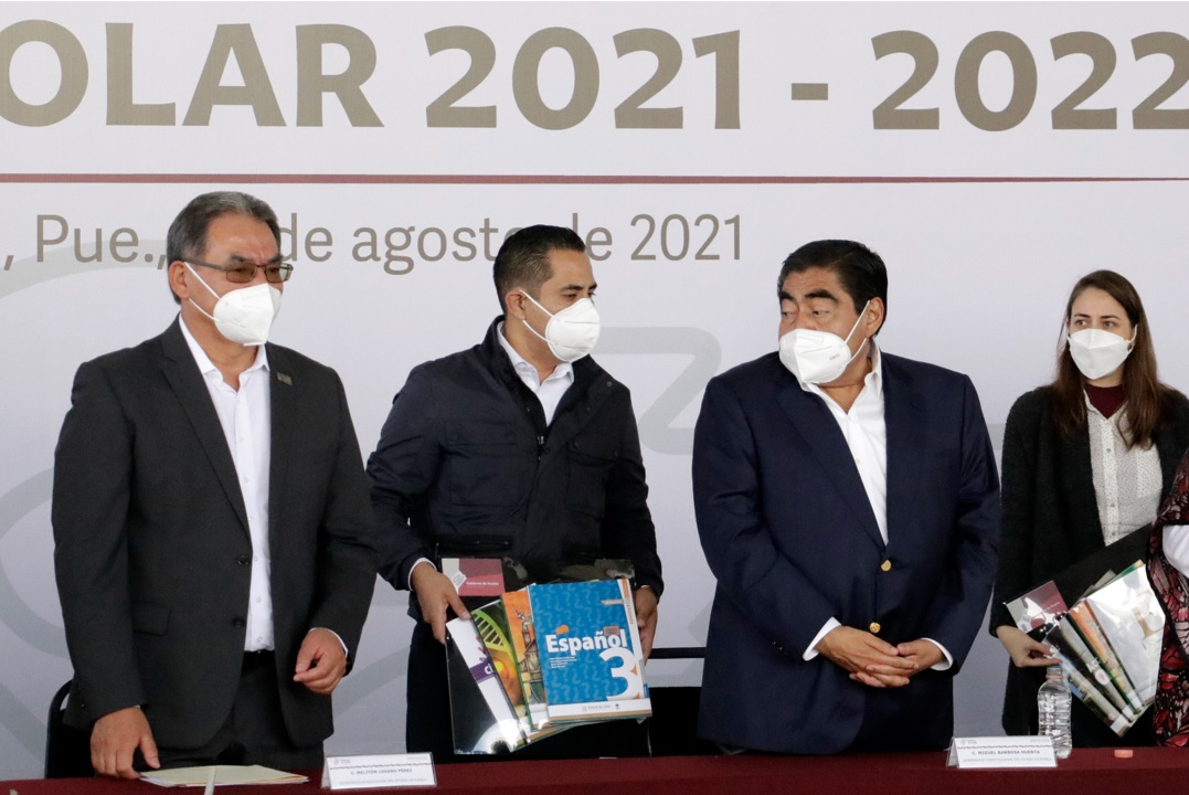 Barbosa inaugura ciclo escolar en Tehuacán; 456 mdp de inversión en escuelas