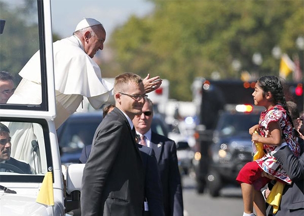 VIDEO: Niña mexicana pide al Papa Francisco interceder por migrantes